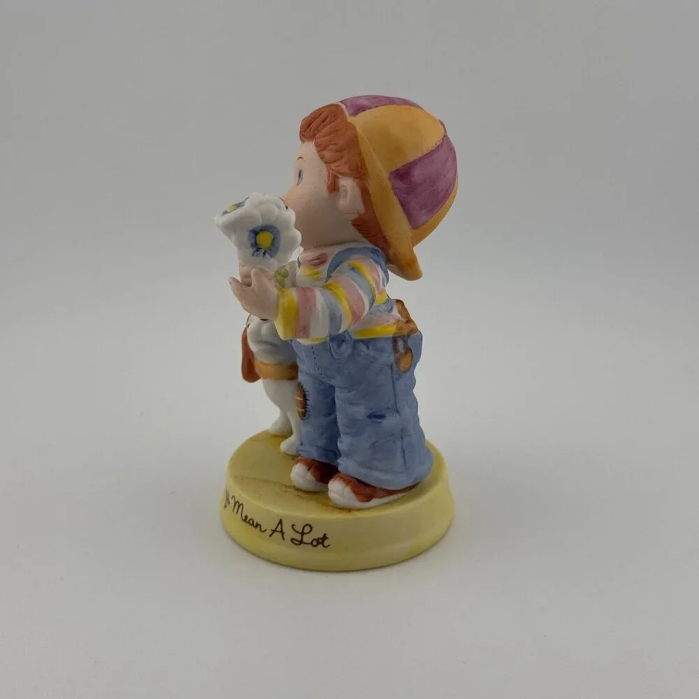 AVON Vintage 1983 Little Things Mean A lot Mother's Day Mini Figurine